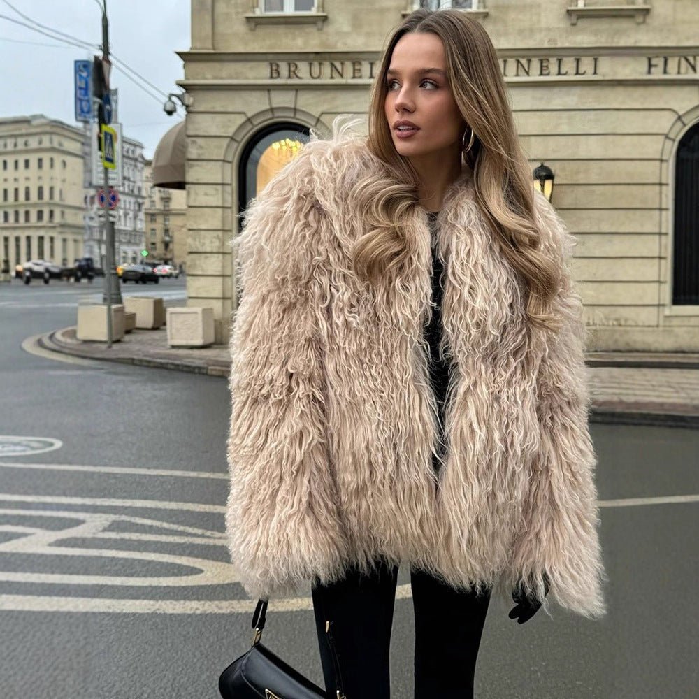 Women's short jacket made of voluminous lambskin imitation with curly structure Chichicherry - Chichicherry