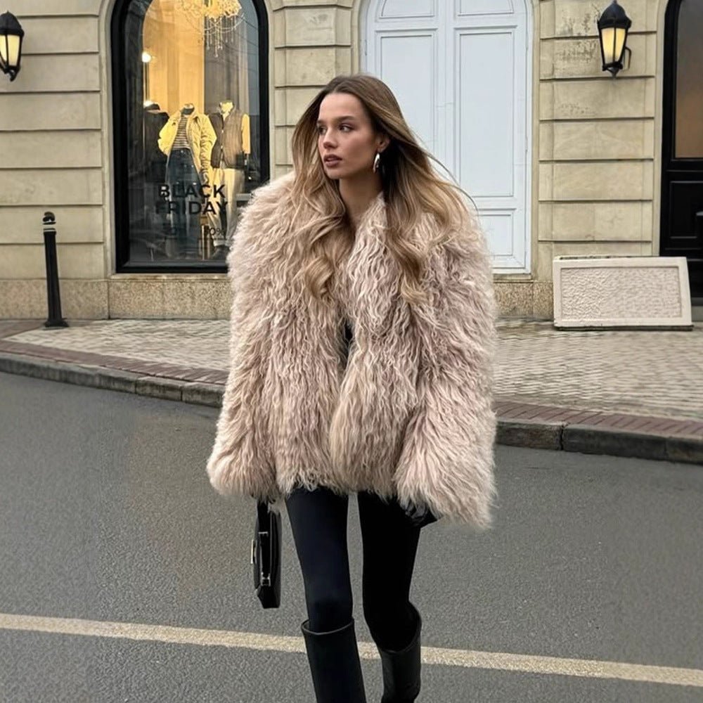 Women's short jacket made of voluminous lambskin imitation with curly structure Chichicherry - Chichicherry