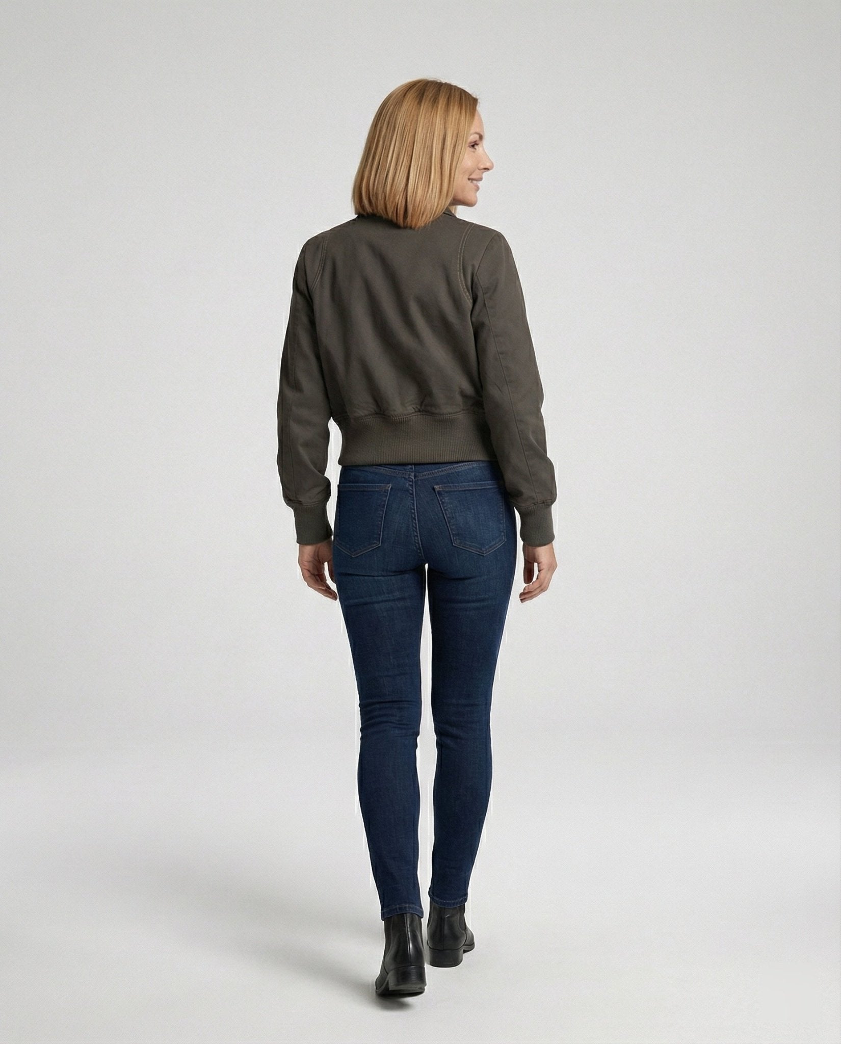 Women's Short Jacket with Zipper - Chichicherry