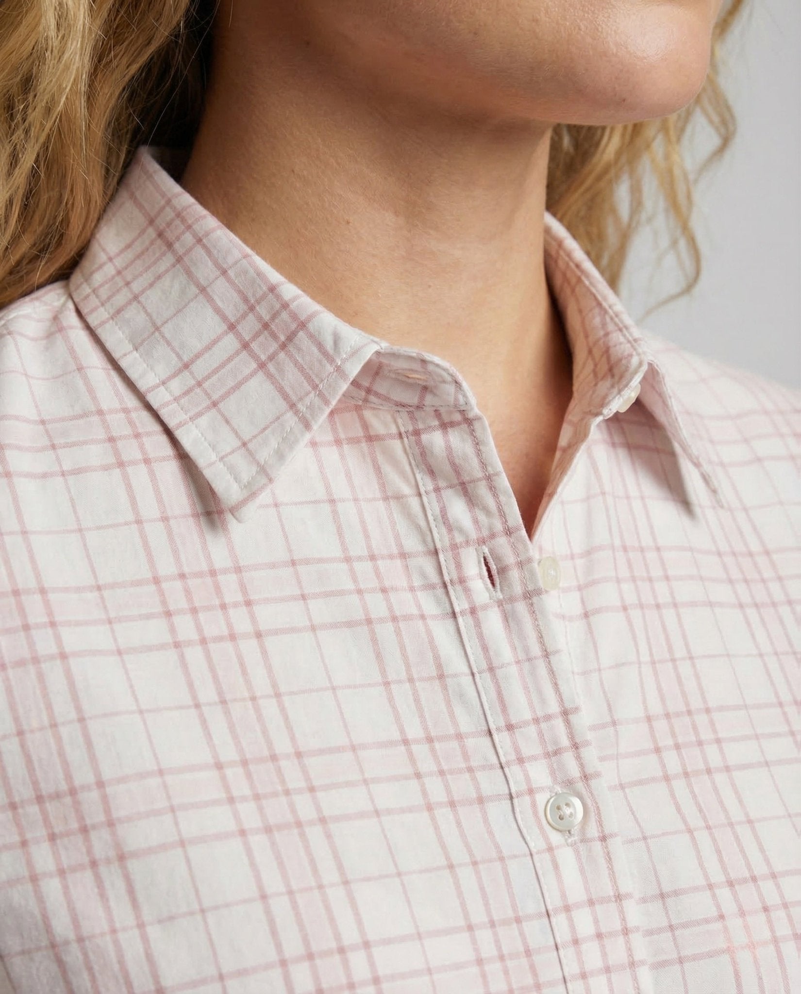 Women's Short Sleeve Blouse Checkered Shirt Collar - Chichicherry