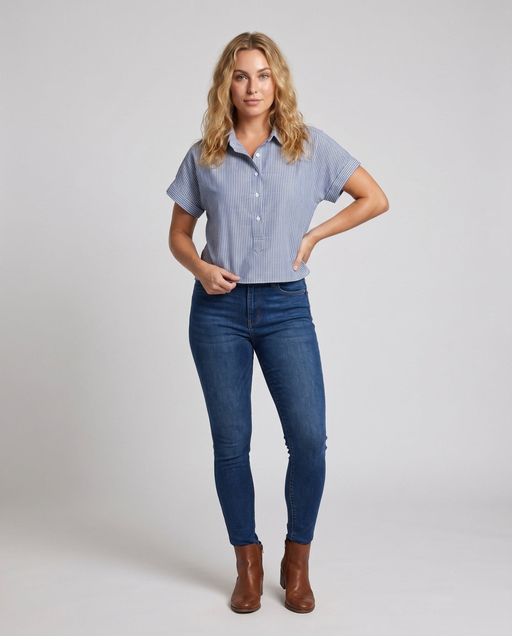 Women's short sleeve blouse with fine stripes and modern button details - Chichicherry