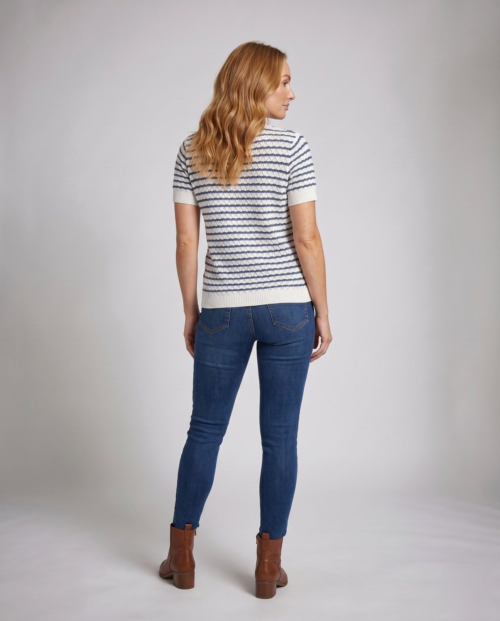 Women's short sleeve shirt with fashionable wave pattern and elegant button placket - Chichicherry