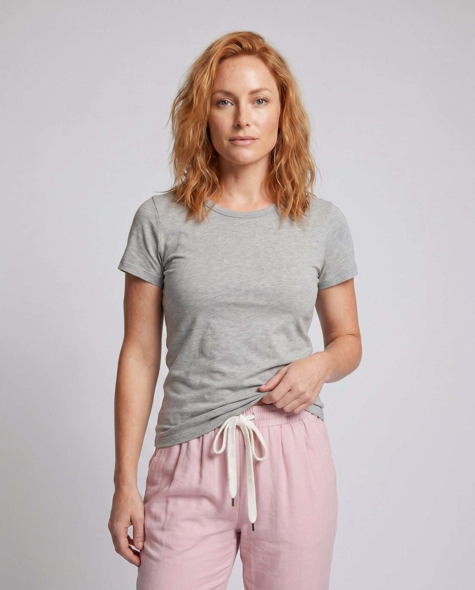 Women's short-sleeve shirt with open back details and button closure - Chichicherry
