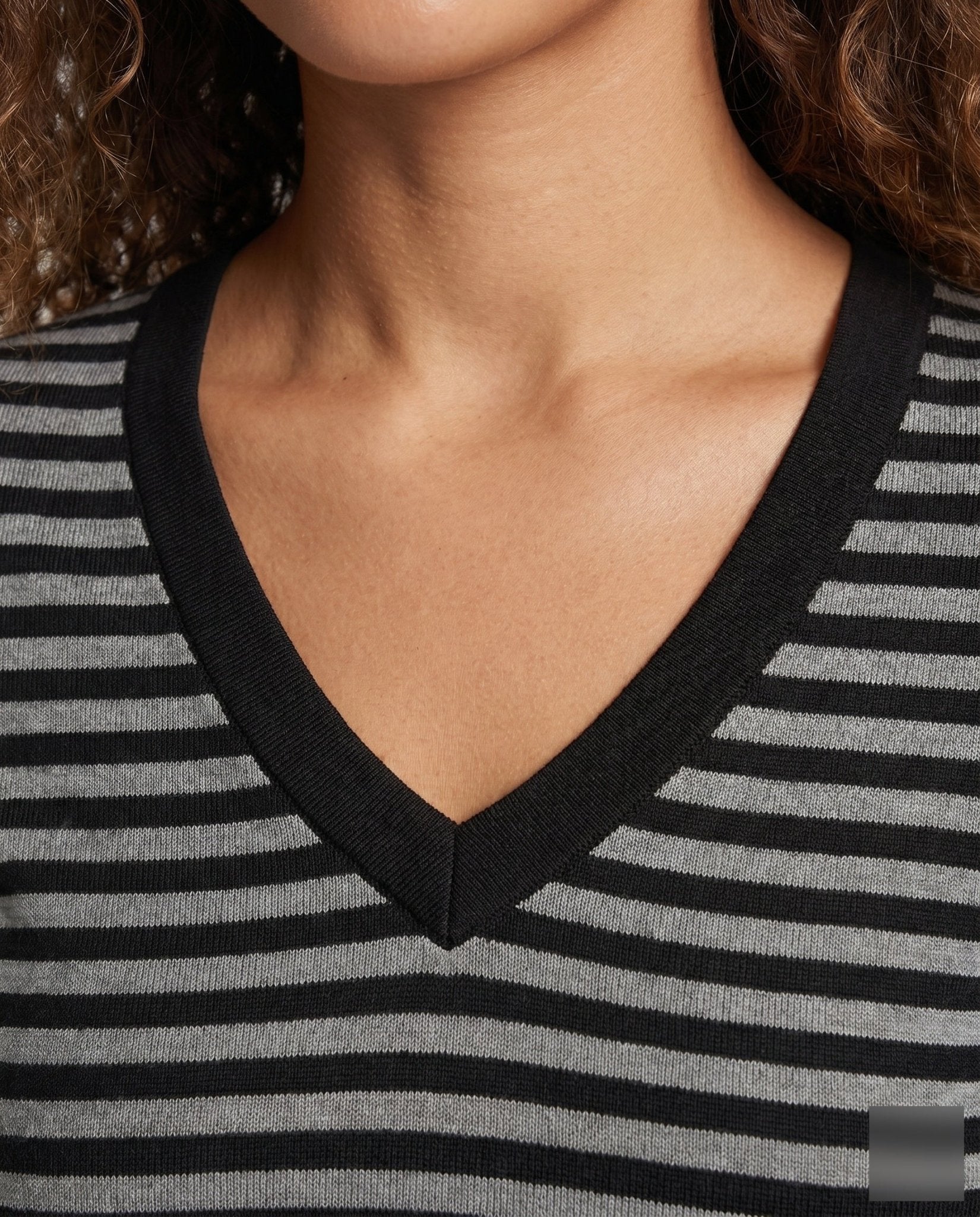 Women's Short Sleeve V-Neck Shirt with Fashionable Stripe Pattern - Chichicherry