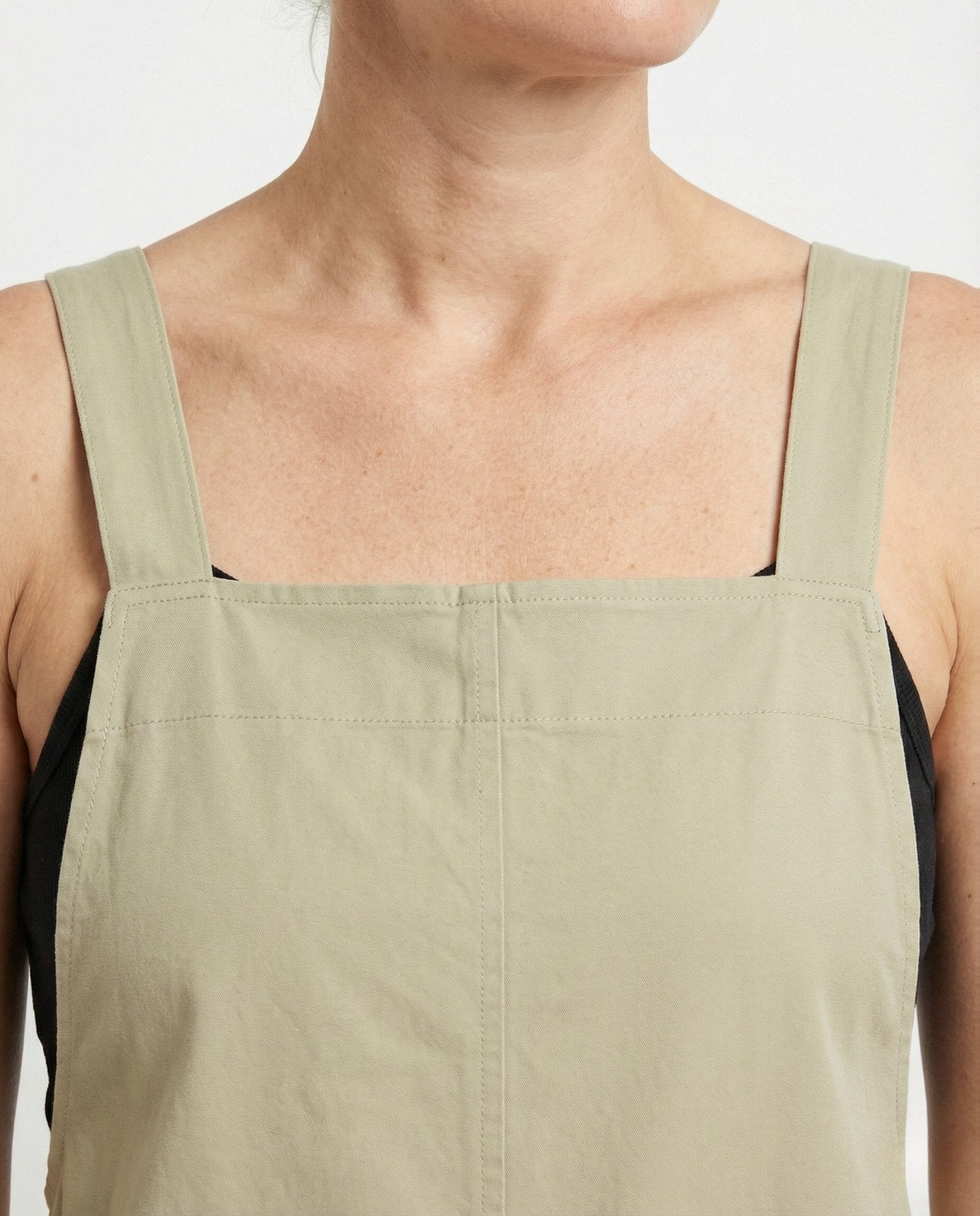 Women's Sleeveless Maxi Dress with Side Pockets - Chichicherry