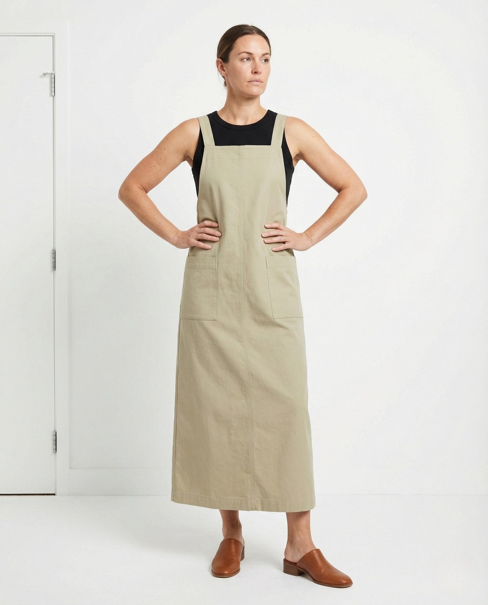 Women's Sleeveless Maxi Dress with Side Pockets - Chichicherry