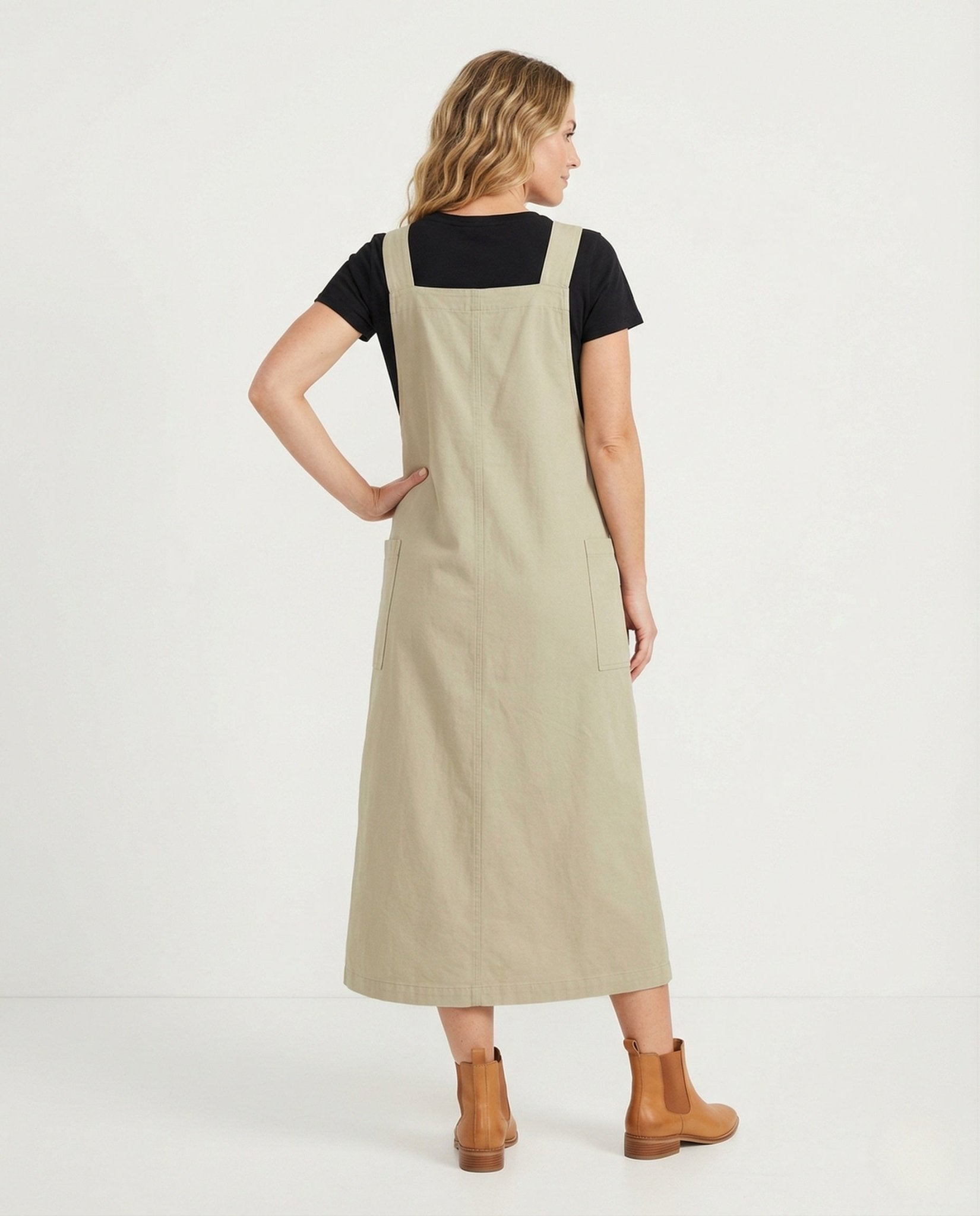 Women's Sleeveless Maxi Dress with Side Pockets - Chichicherry