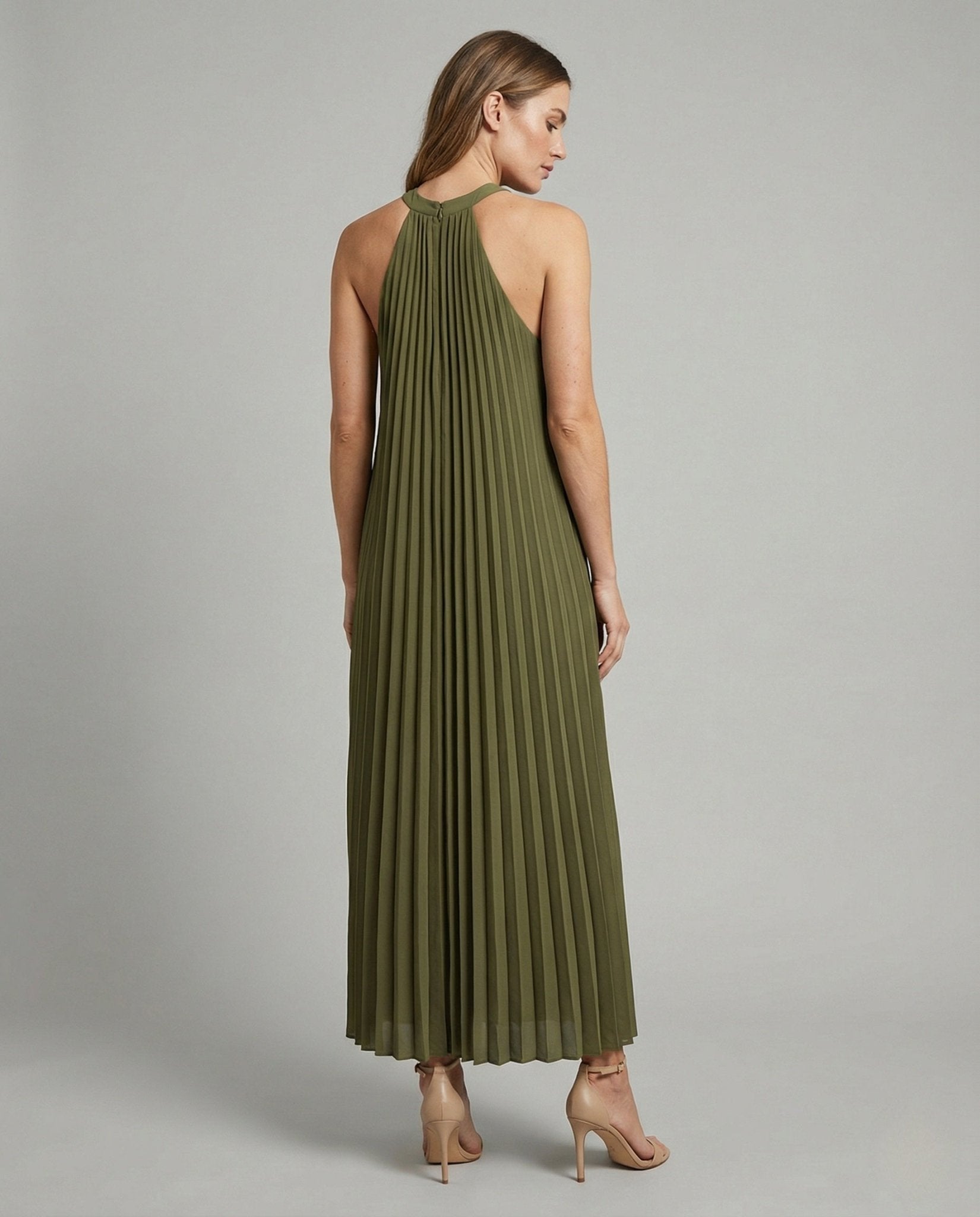 Women's Sleeveless Pleated Maxi Dress with Standing Collar - Chichicherry