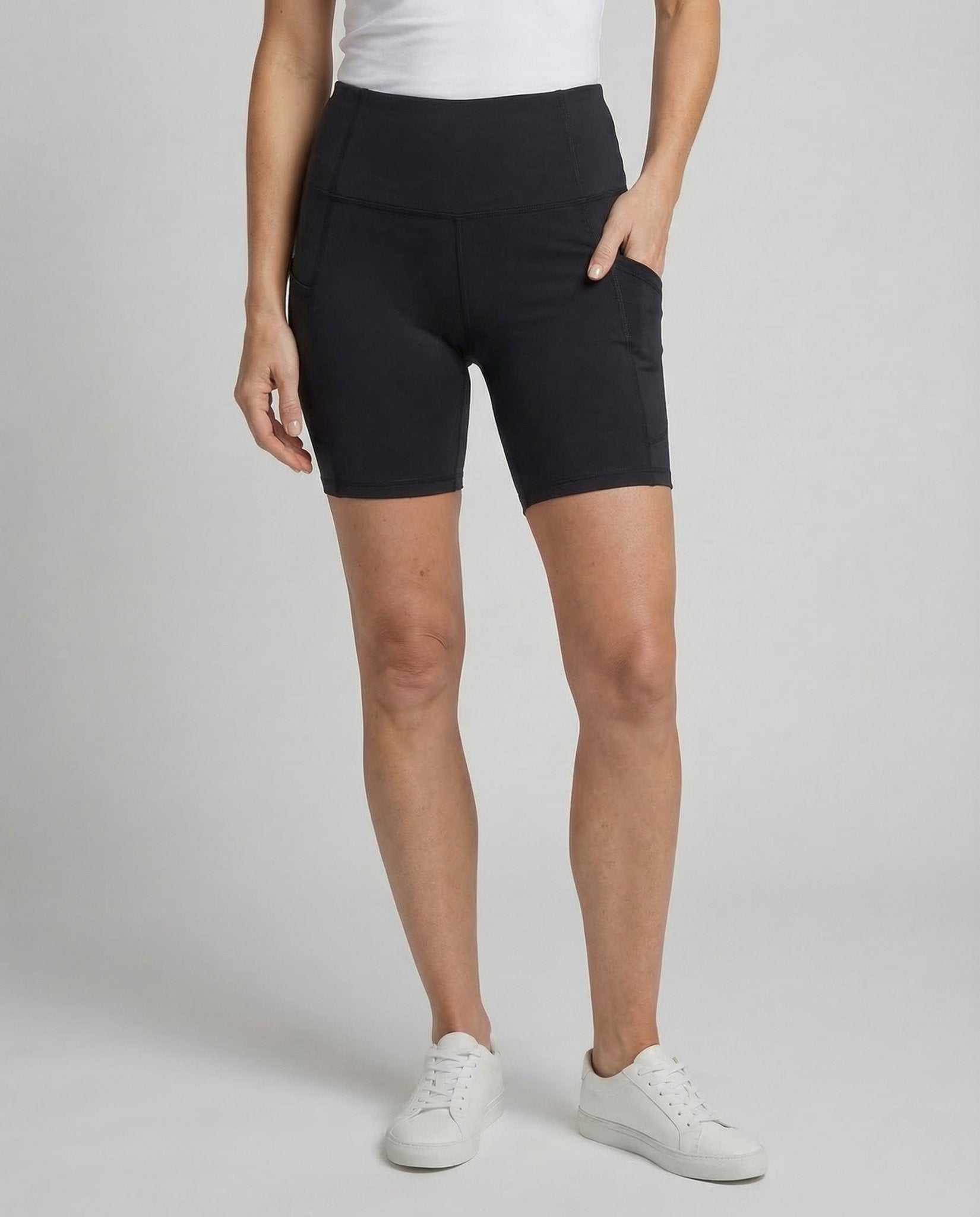 Women's Sports Shorts Compression Phone Pocket - Chichicherry