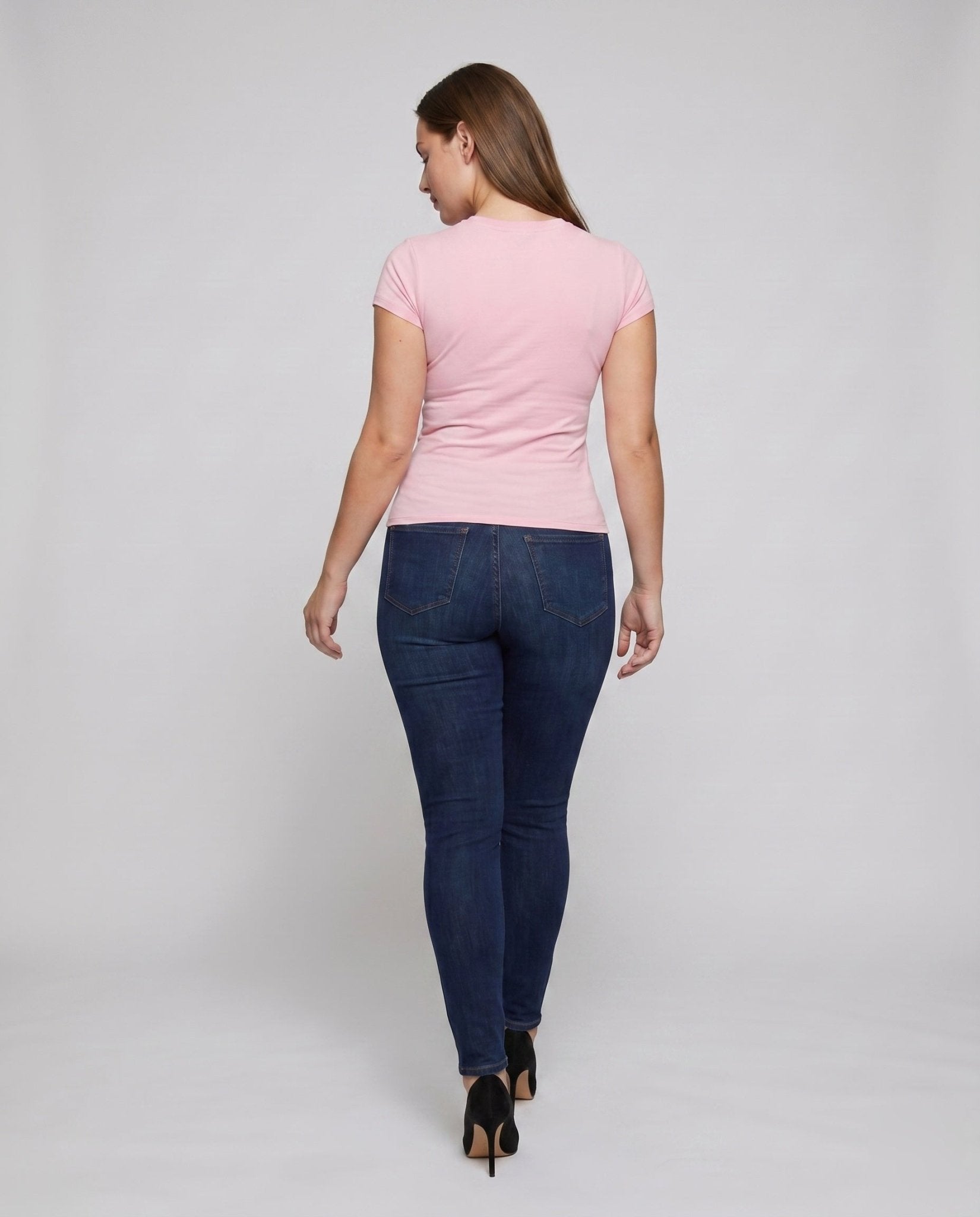 Women's Sporty T-Shirt with Innovative Cut and Moisture-Regulating Material - Chichicherry