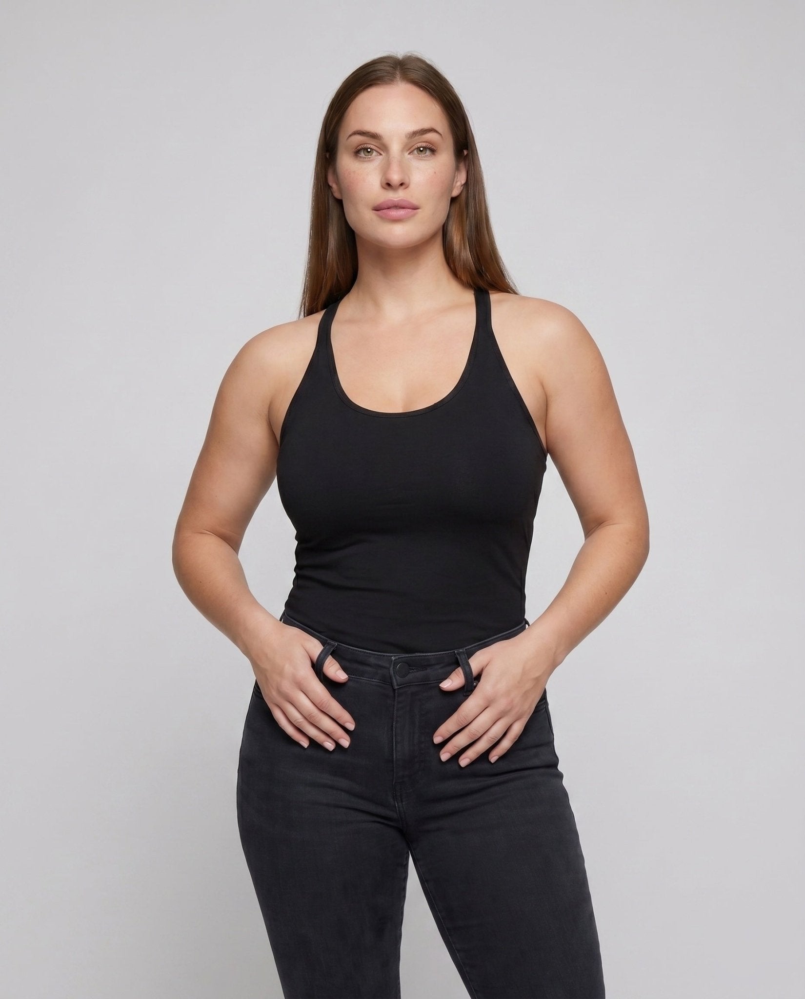 Women's sporty tank top with elastic straps and racerback design - Chichicherry
