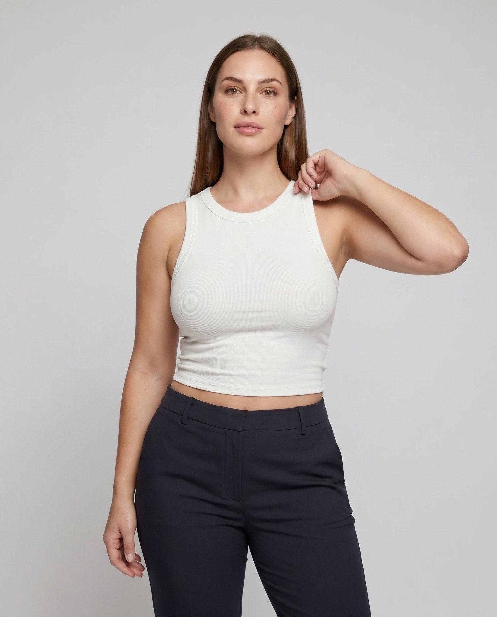 Women’s sporty tank top with high elasticity and structured design - Chichicherry