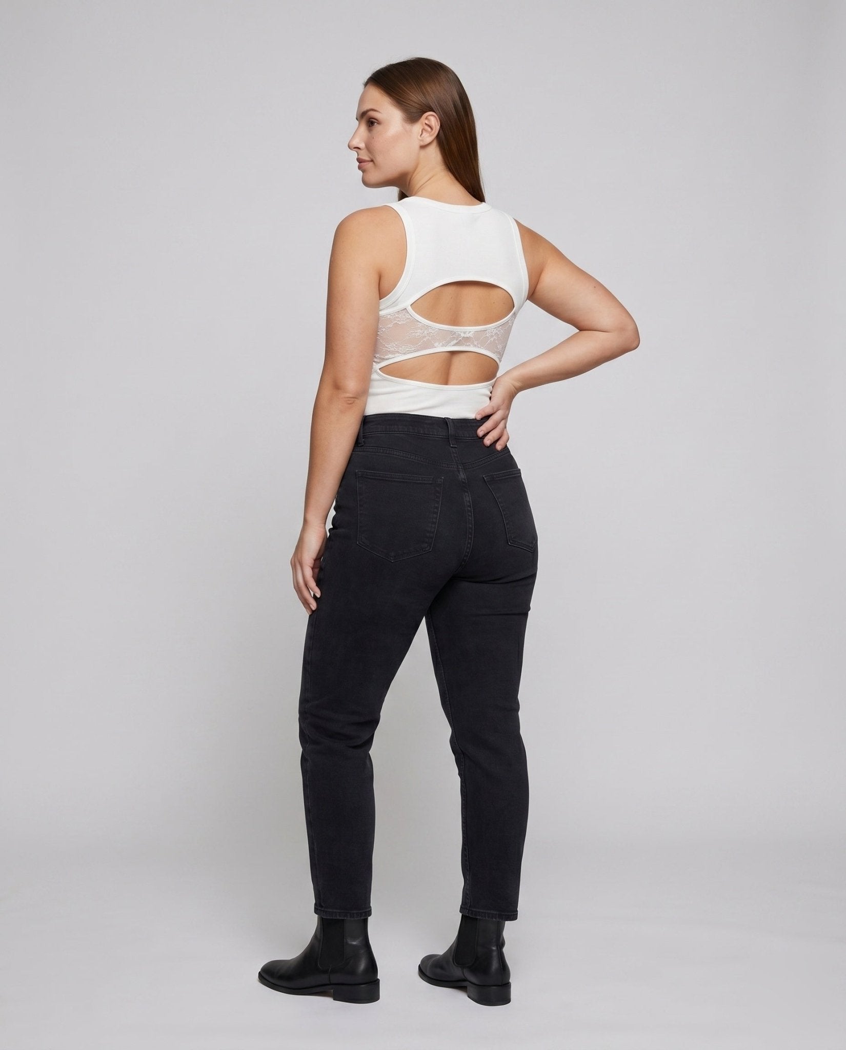 Women’s sporty tank top with high elasticity and structured design - Chichicherry