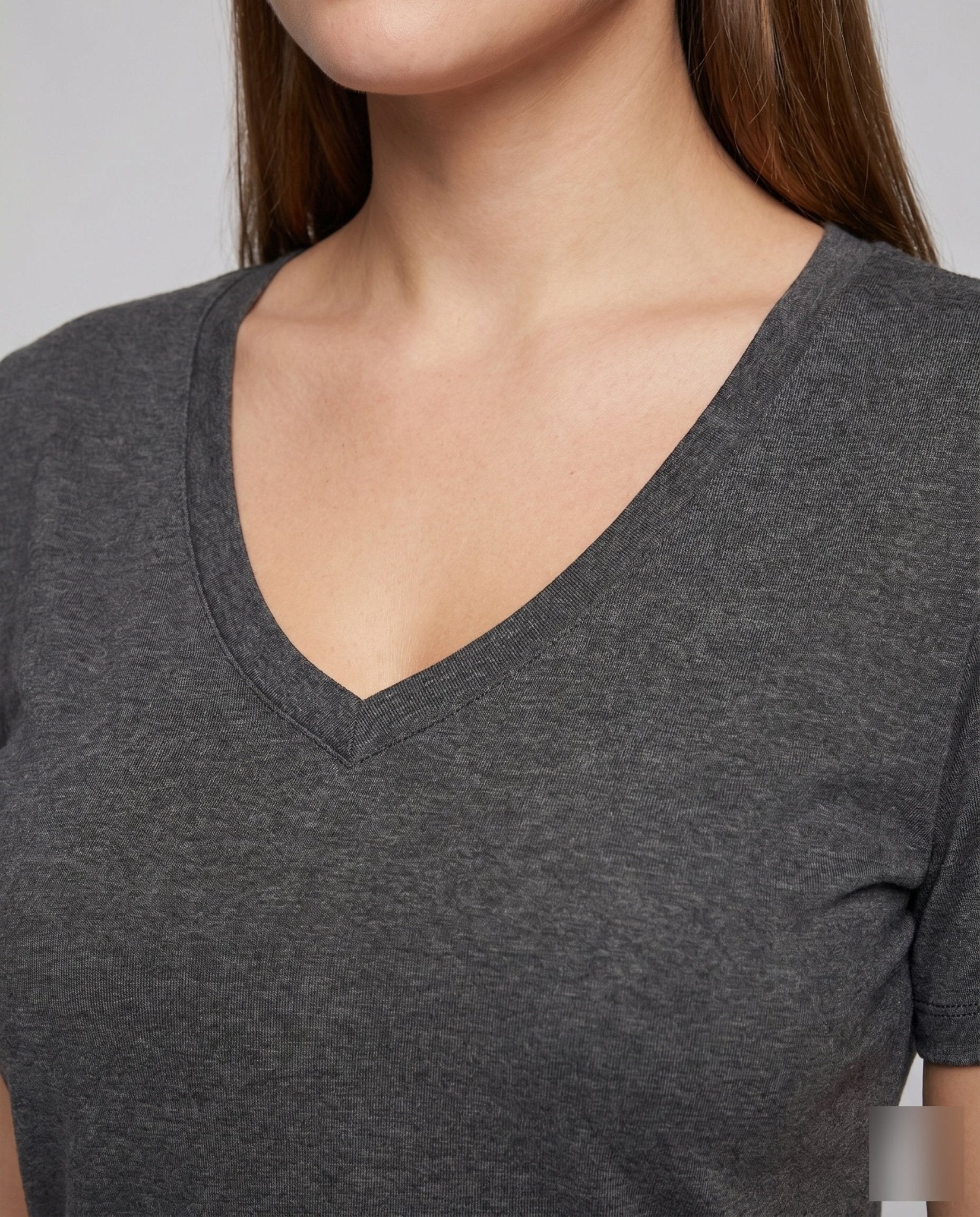 Women's Sporty V-Neck T-Shirt with Gathering - Chichicherry