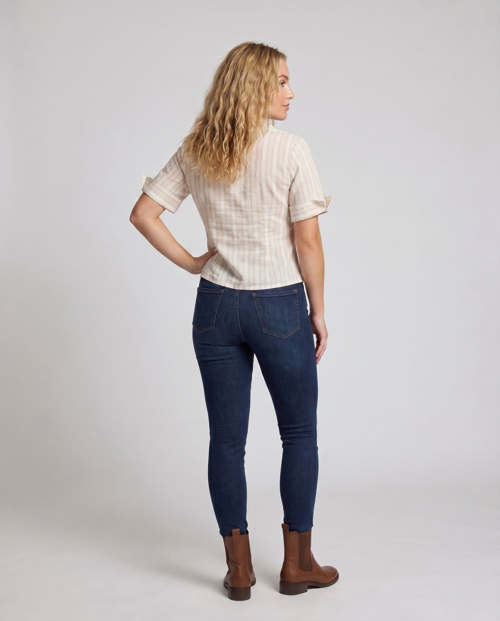 Women's stylish short-sleeve shirt with fine striped pattern and elegant details - Chichicherry