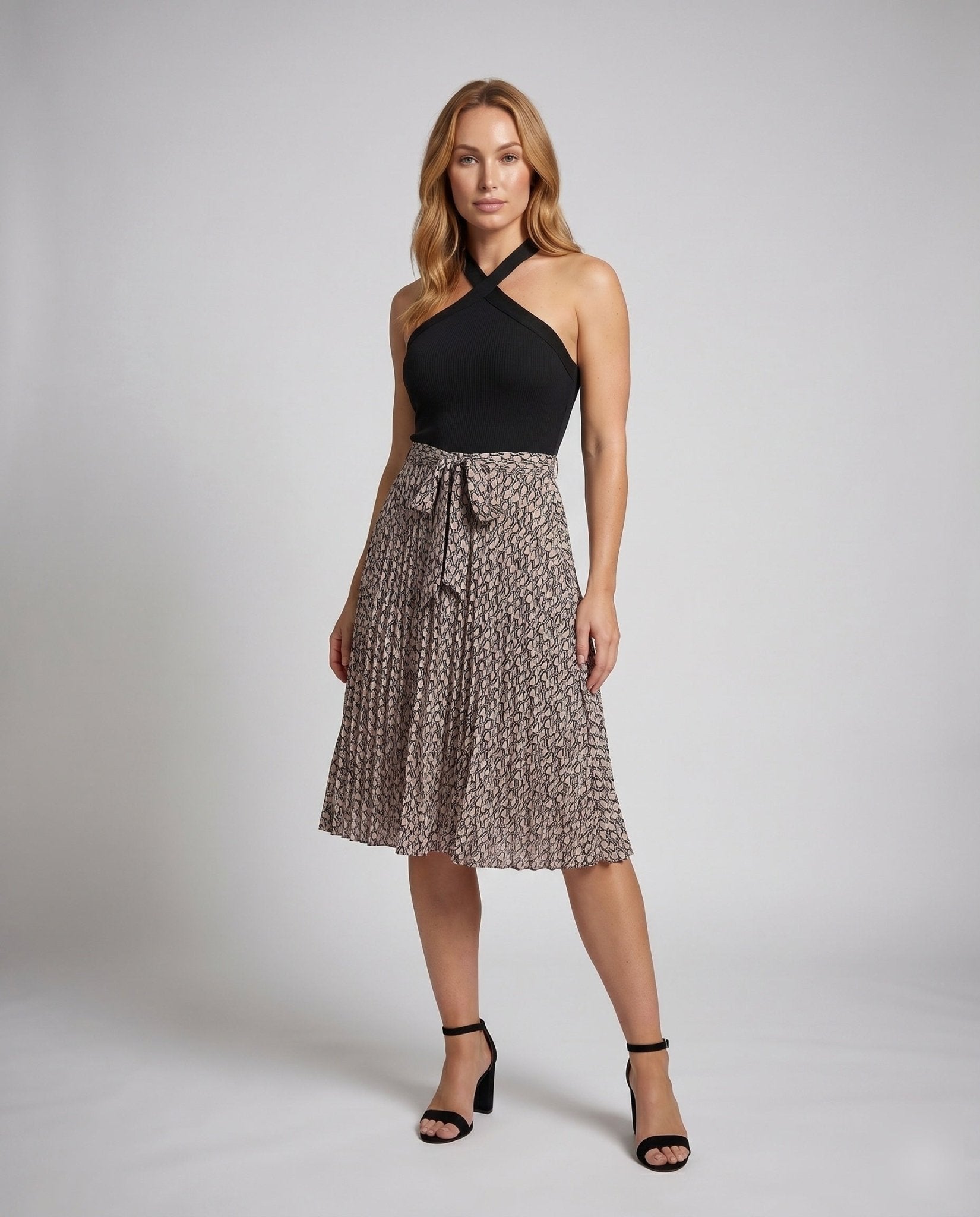Women's summery midi dress with elegant belt detail and floral pattern - Chichicherry