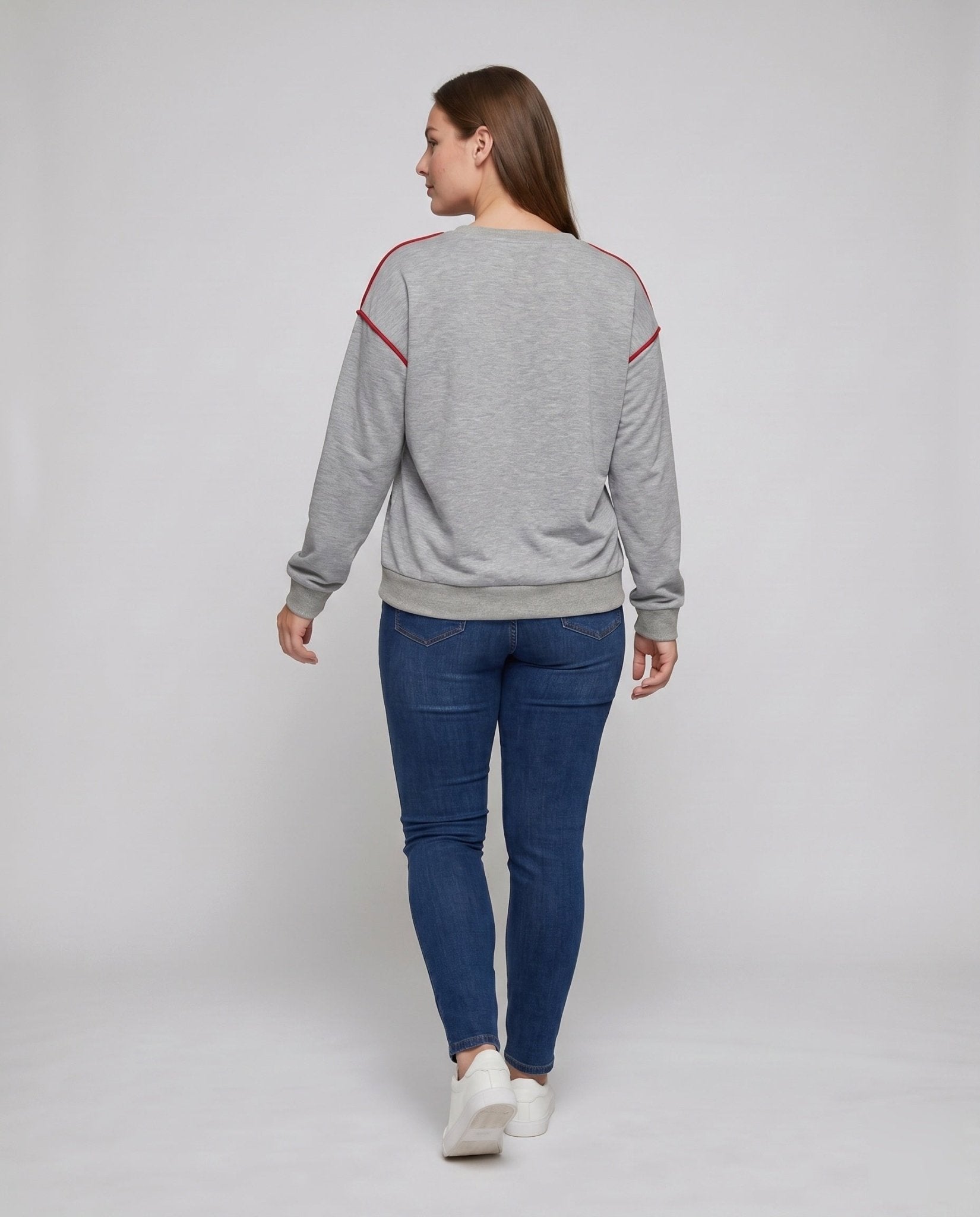 Women's sweatshirt with heart-shaped appliqués and trendy contrast stitching - Chichicherry