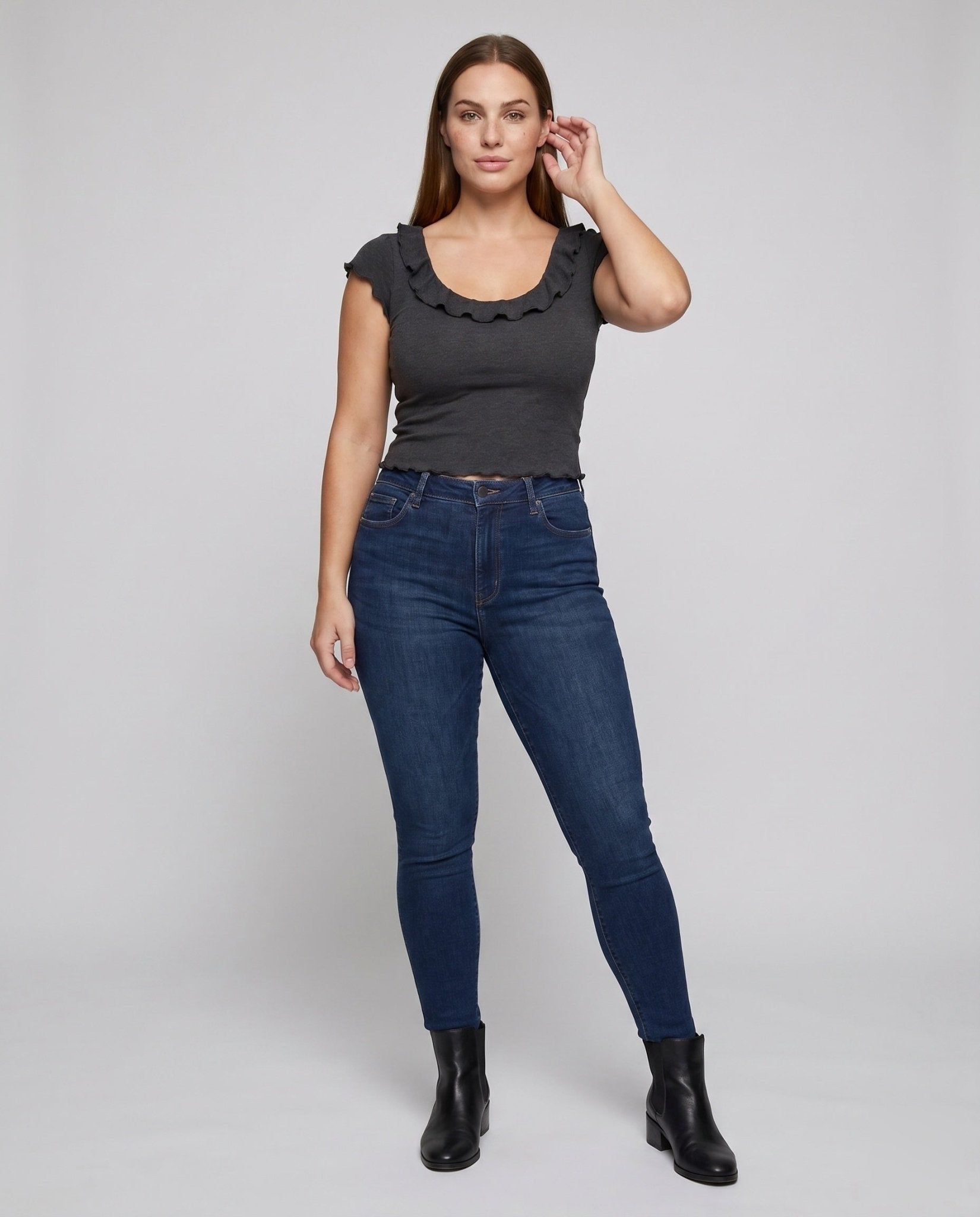 Women's T-shirt with voluminous ruffle design and V-neck - Chichicherry