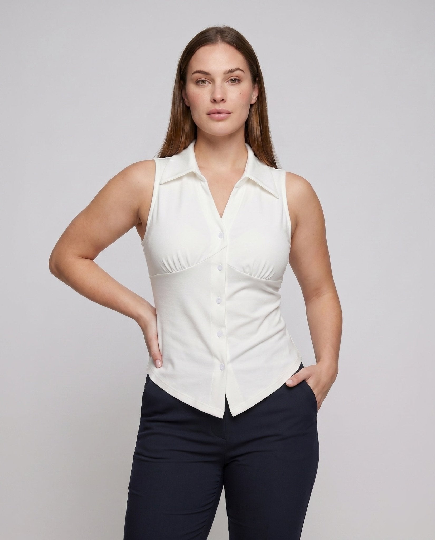 Women's tailored blouse with classic collar and refined details - Chichicherry