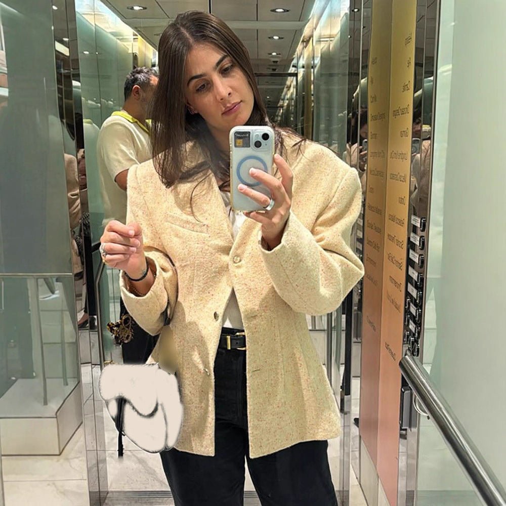 Women's Tailored Structured Blazer with V-Neck and Accentuated Shoulder Area Chichicherry - Chichicherry