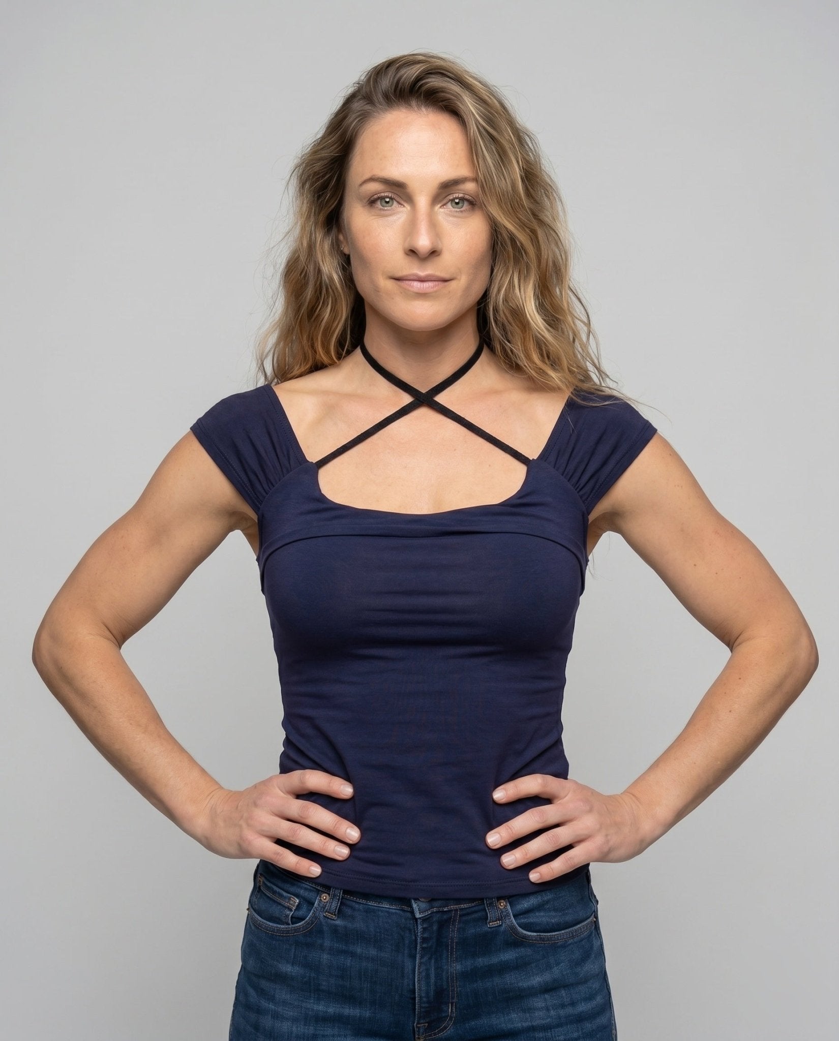 Women’s tank top with crisscross back and figure-hugging cut - Chichicherry