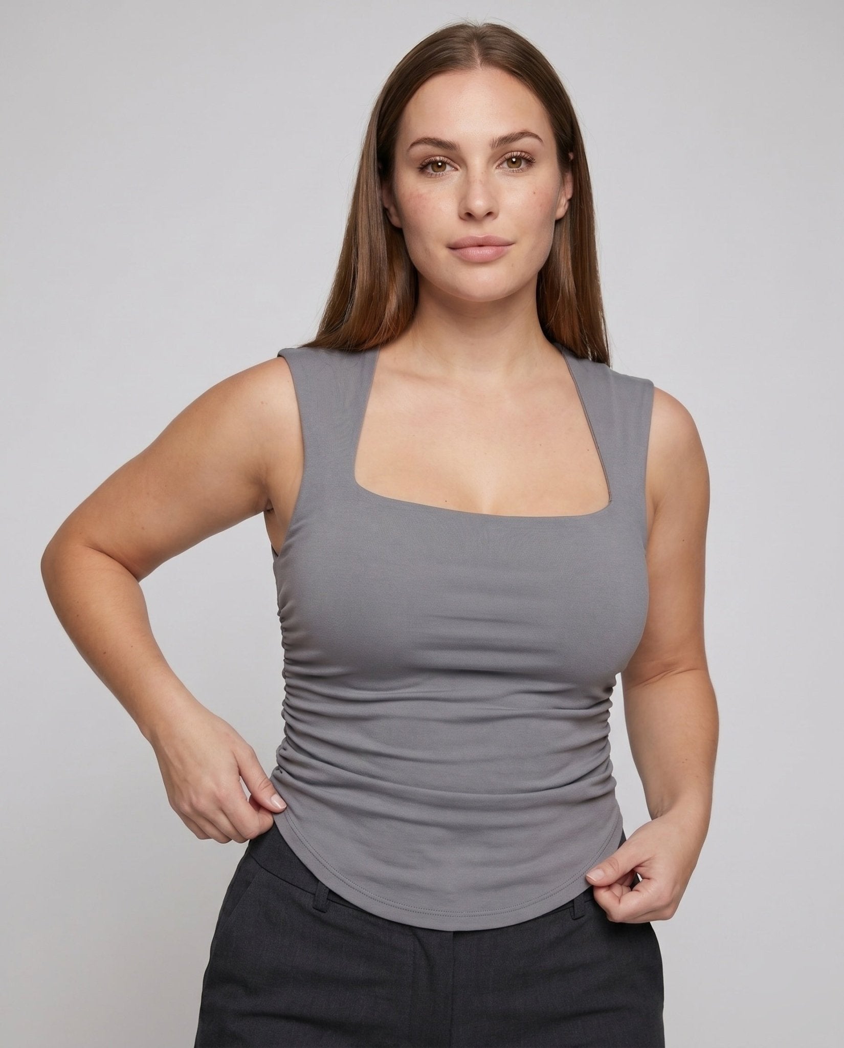 Women's tank top with square neckline and fitted cut - Chichicherry