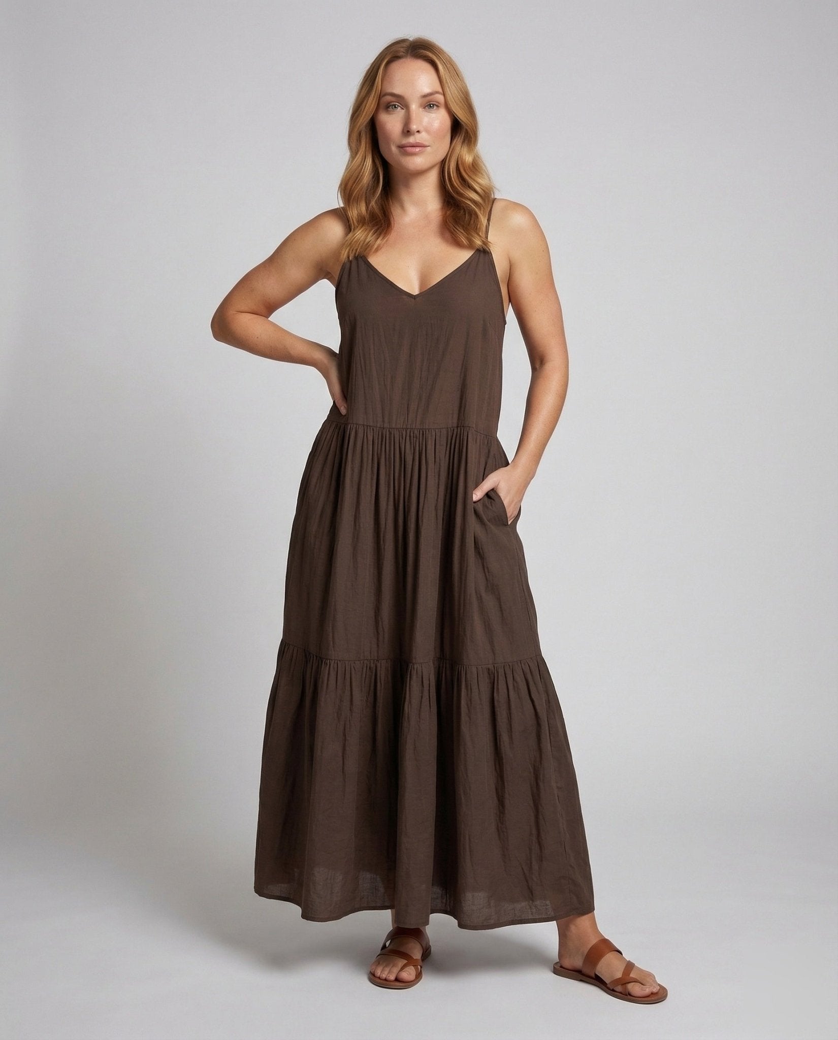 Women's tiered dress with spaghetti straps - Chichicherry