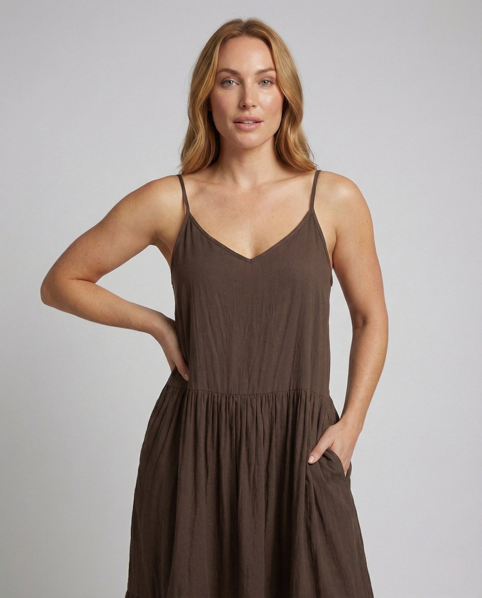 Women's tiered dress with spaghetti straps - Chichicherry