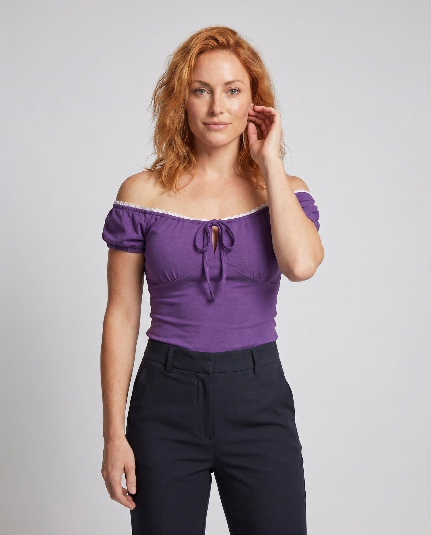 Women's top with decorative lacing design and puff sleeves - Chichicherry
