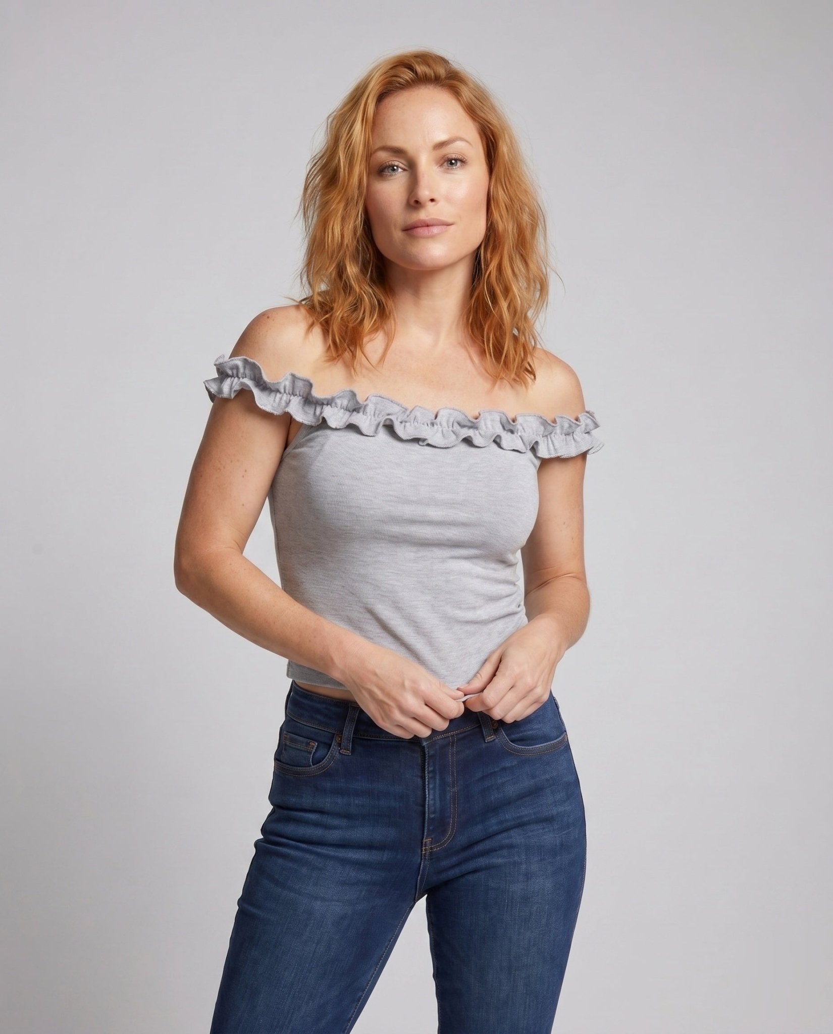 Women's top with open shoulder and cheerful ruffle details - Chichicherry
