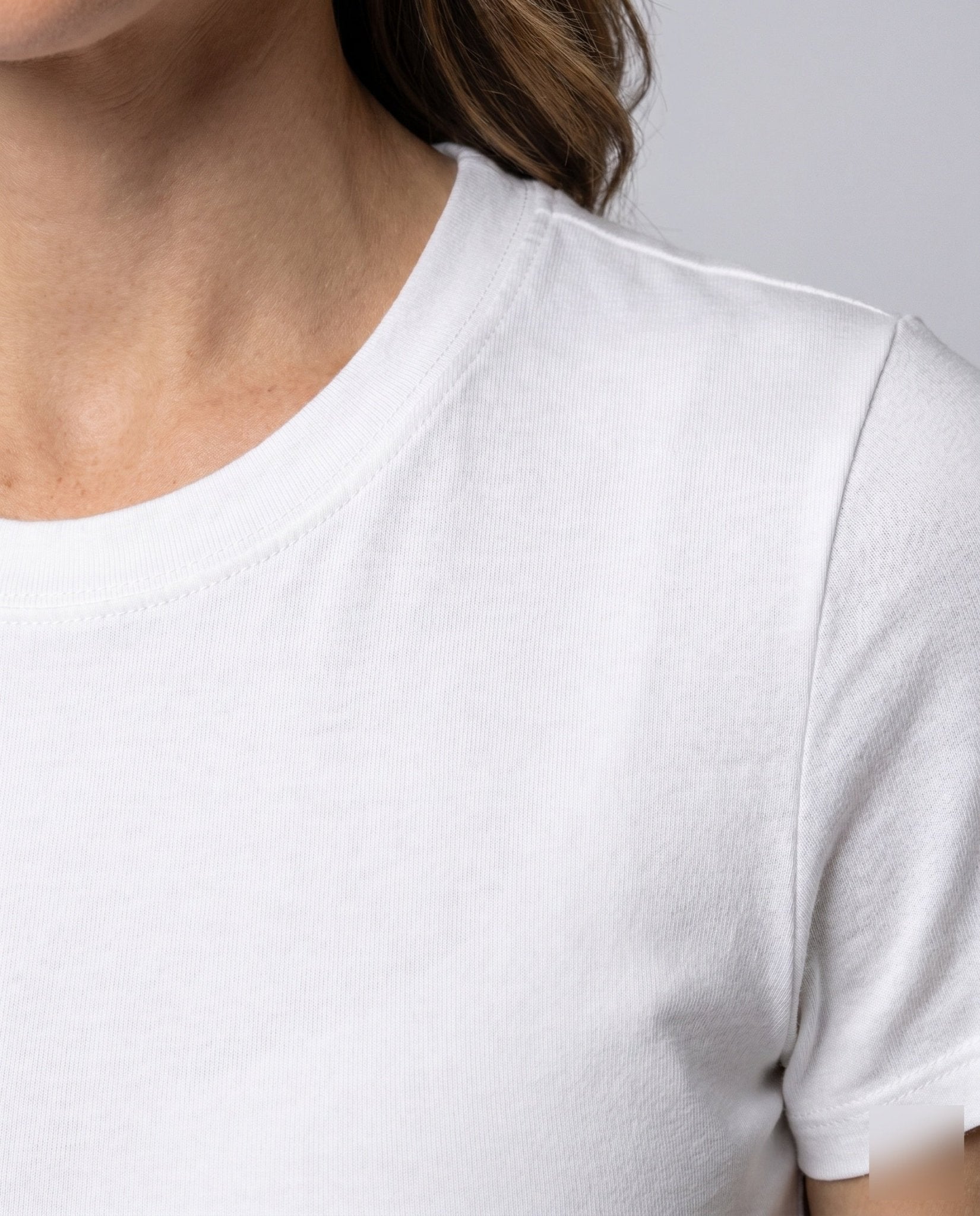 Women's top with playful ruffle and elegant lace embellishment - Chichicherry