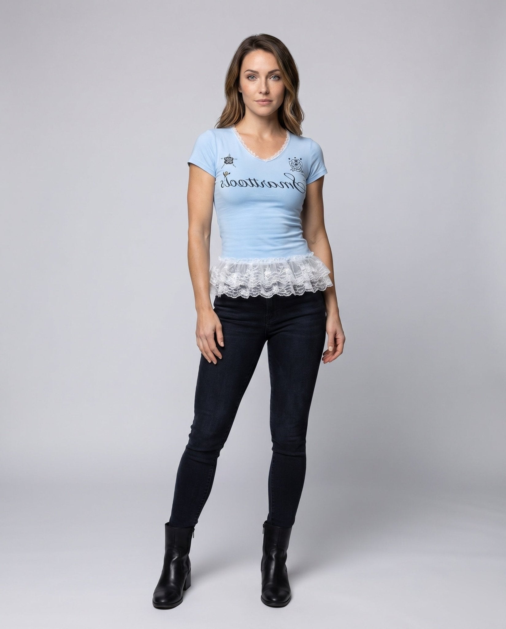 Women's top with playful ruffle detail and fine lace - Chichicherry