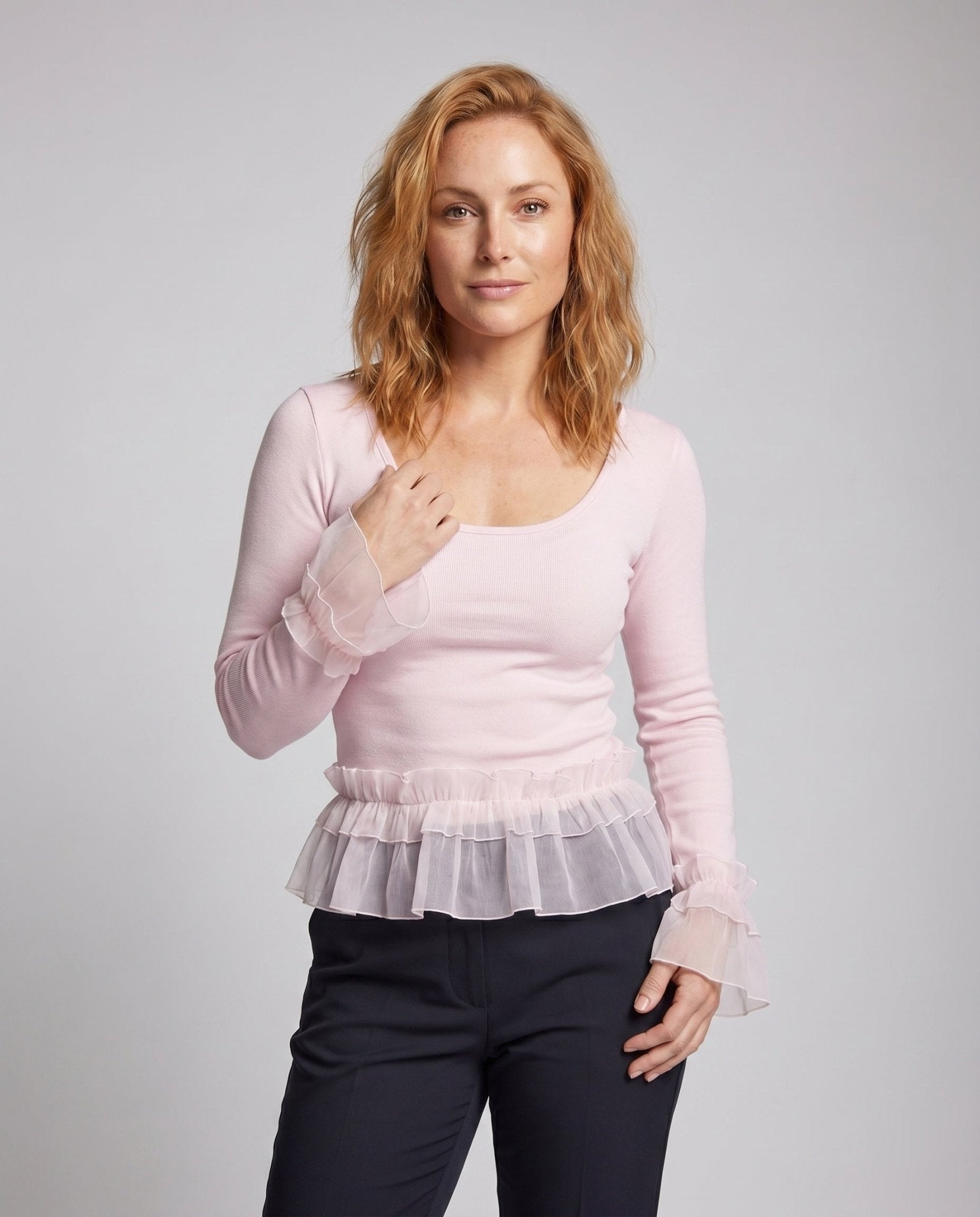 Women's top with ruffle details and longer cut - Chichicherry