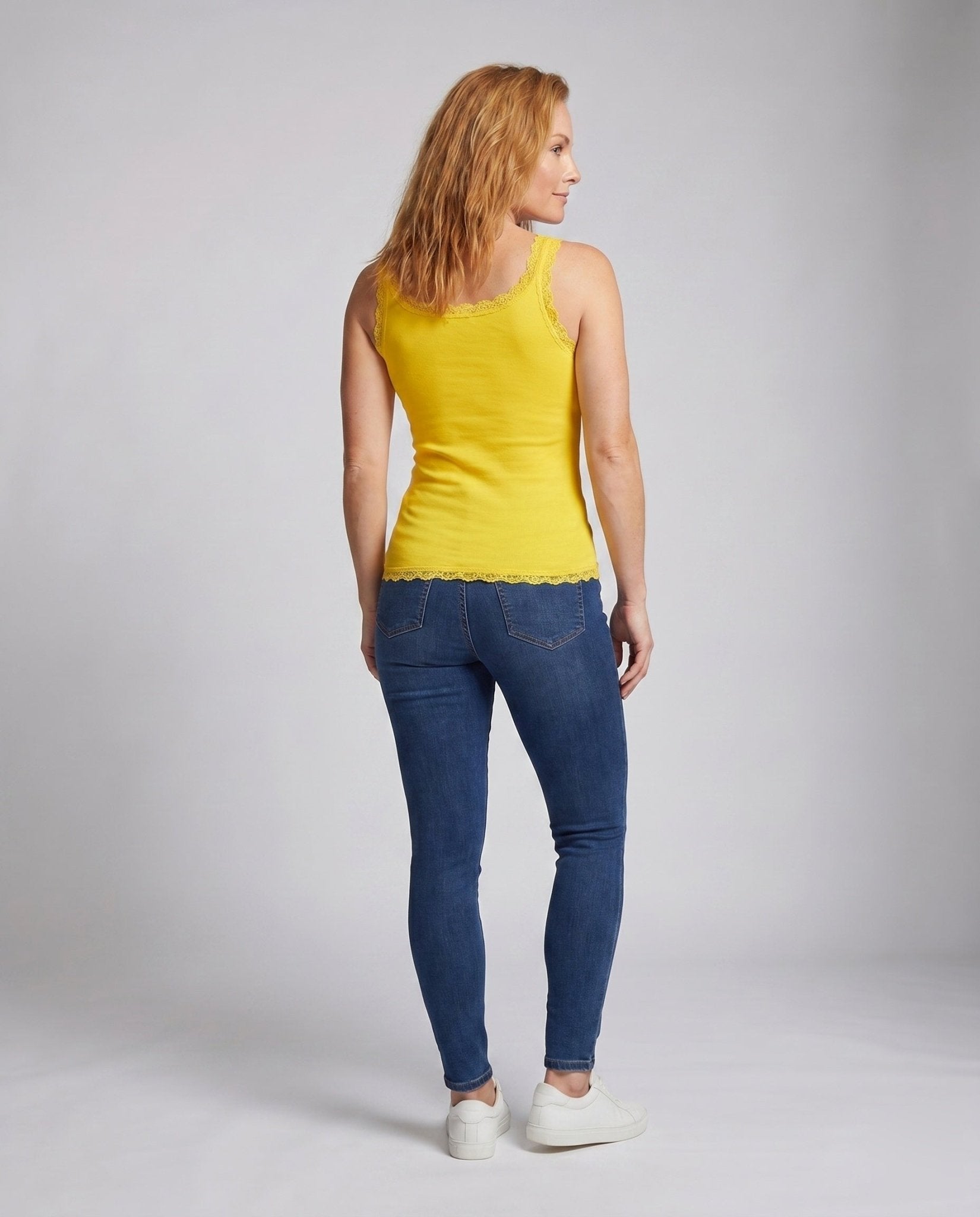Women's tops with lace details and playful knot - Chichicherry