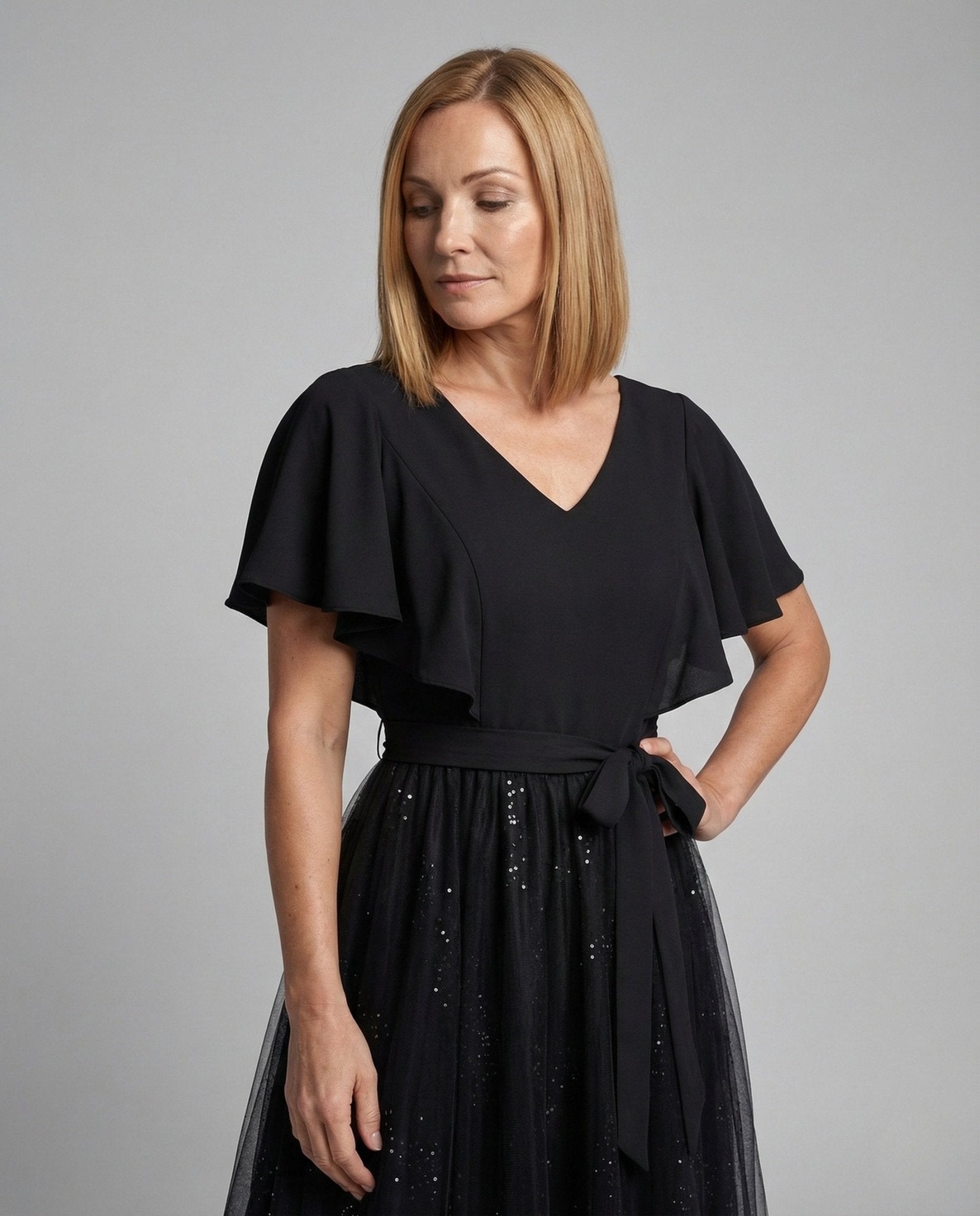Women's Tulle Evening Dress with V-Neck - Chichicherry