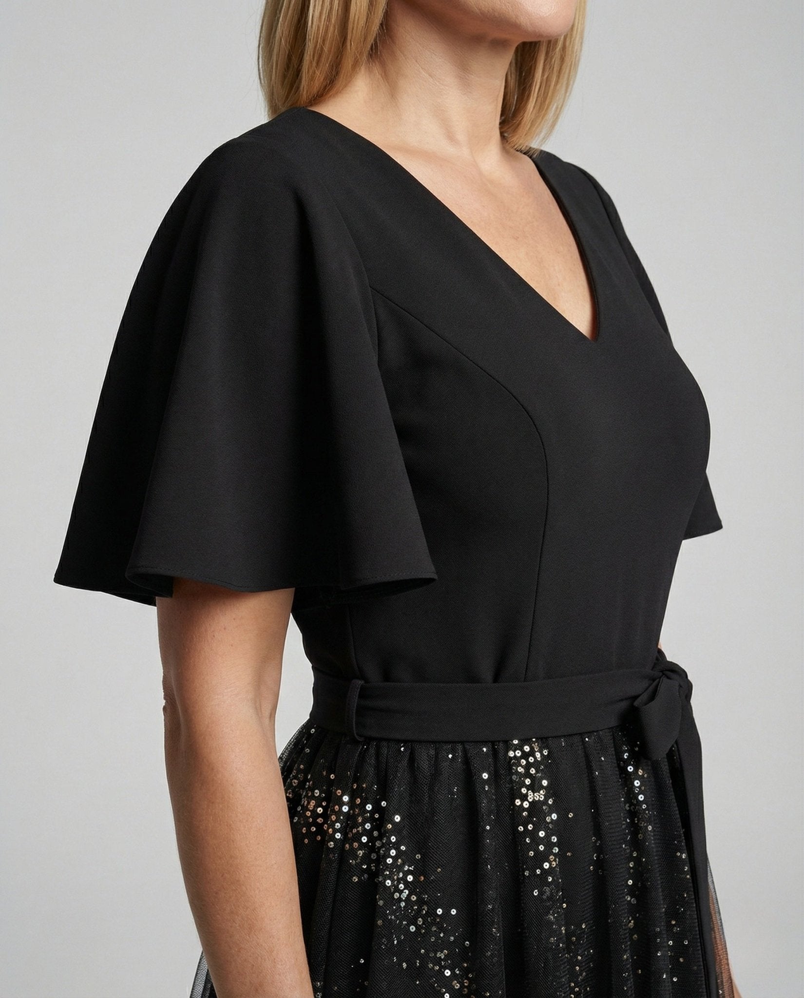 Women's Tulle Evening Dress with V-Neck - Chichicherry