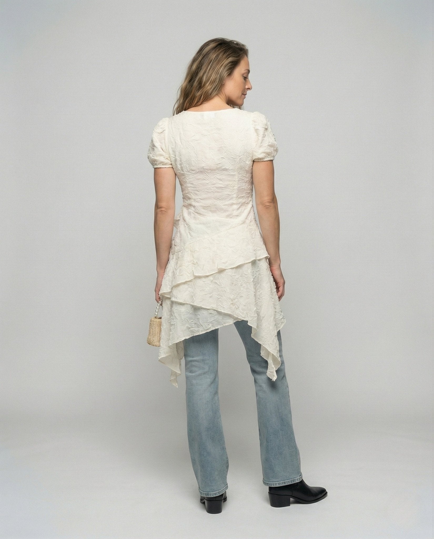 Women's two-piece set with ruffle top and flared jeans - Chichicherry
