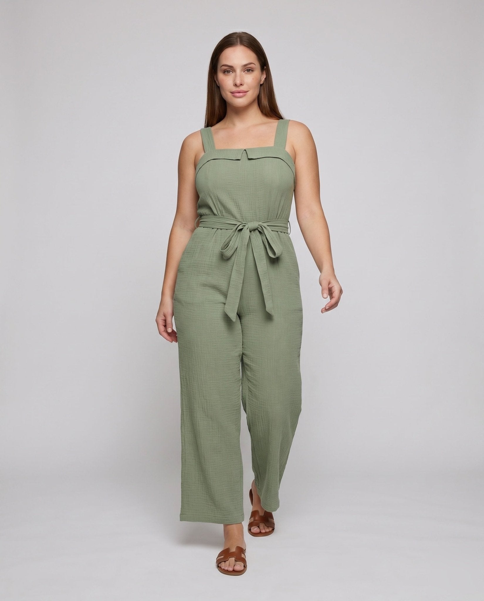 Women's wide jumpsuit with waist belt and square neckline - Chichicherry