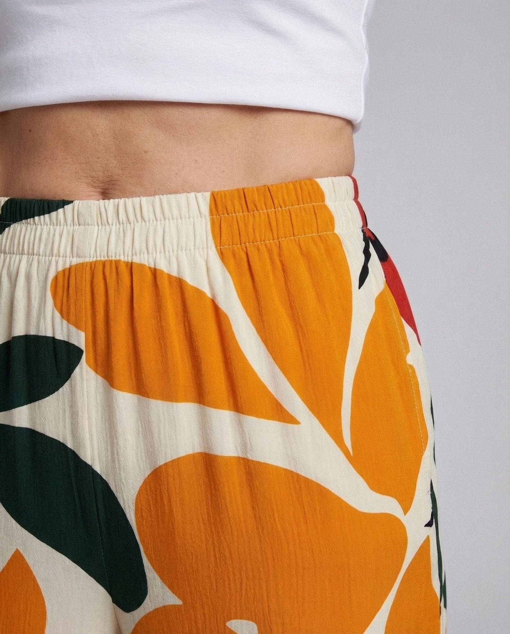Women's Wide Pants in Linen Look with Floral Pattern - Chichicherry